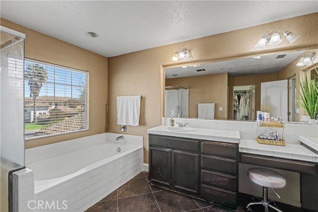 Detail Gallery Image 32 of 54 For 2001 Sola Ct, Atwater,  CA 95301 - 5 Beds | 3/1 Baths