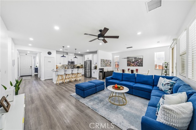 Detail Gallery Image 16 of 54 For 29193 Black Oak, Lake Elsinore,  CA 92530 - 3 Beds | 2 Baths