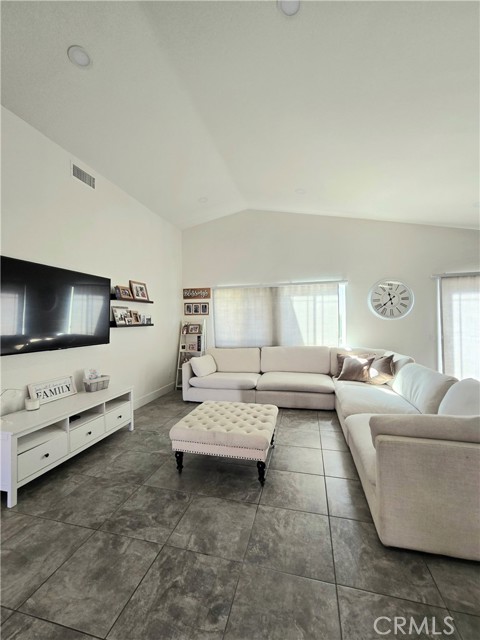 Detail Gallery Image 10 of 28 For 40833 Caballero Dr, Cherry Valley,  CA 92223 - 2 Beds | 2 Baths