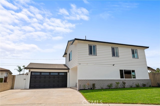 Detail Gallery Image 2 of 33 For 817 S Plymouth Pl, Anaheim,  CA 92806 - 3 Beds | 2/1 Baths