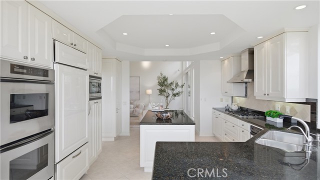 Detail Gallery Image 12 of 47 For 31 Saint Tropez, Newport Beach,  CA 92660 - 4 Beds | 3 Baths