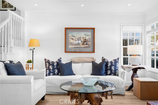 Detail Gallery Image 6 of 40 For 117 Amethyst Ave, Newport Beach,  CA 92662 - 3 Beds | 2 Baths