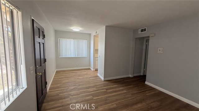 Detail Gallery Image 5 of 11 For 300 S 5th a,  Monrovia,  CA 91016 - 1 Beds | 1 Baths