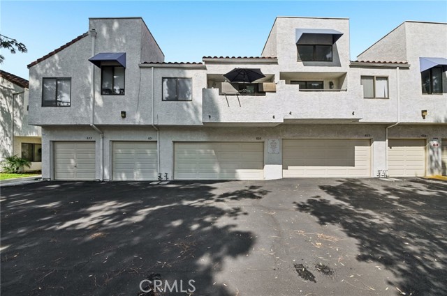 602 Park Shadow Court, Baldwin Park CA: https://media.crmls.org/medias/3393b350-1ca2-4eaa-a5a8-0878e6aee1fb.jpg
