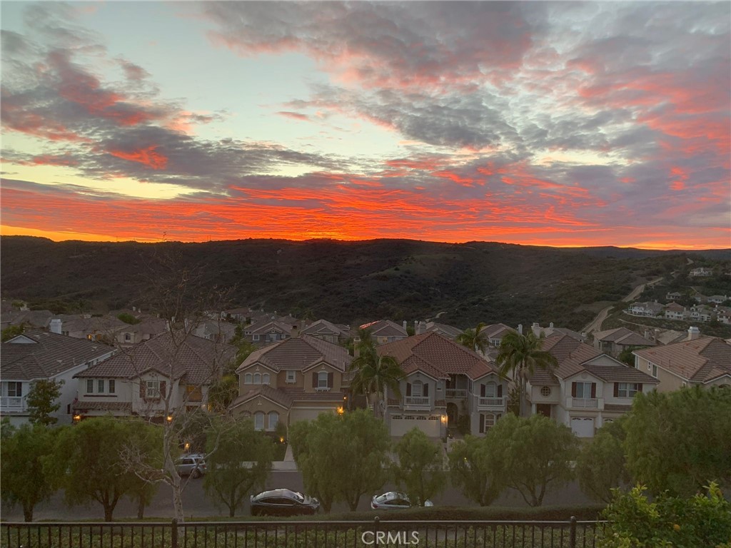 https://media.crmls.org/medias/3393dc86-9fab-438c-973a-af92c79d244c.jpg?preset=X-Large