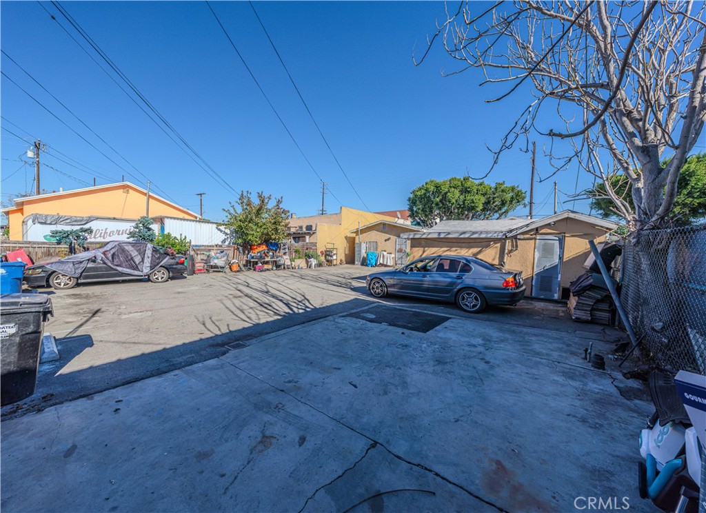 5915 Compton Avenue