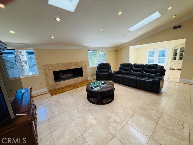 Detail Gallery Image 9 of 48 For 6201 Corbin Ave, Tarzana,  CA 91356 - 5 Beds | 4 Baths