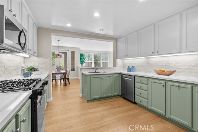 Detail Gallery Image 8 of 18 For 147 Lockford, Irvine,  CA 92602 - 2 Beds | 2 Baths