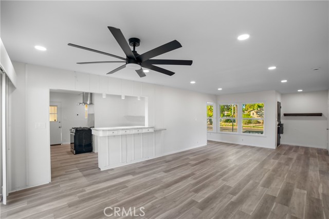 Detail Gallery Image 6 of 14 For 7400 Cozycroft, Winnetka,  CA 91306 - 3 Beds | 2 Baths