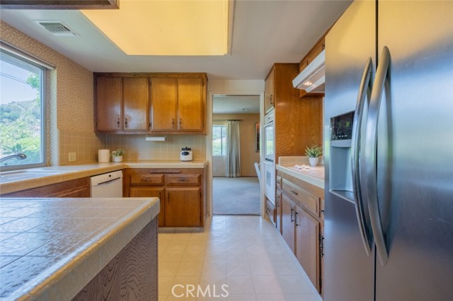 655 Fountain Springs Lane, Glendora CA: https://media.crmls.org/medias/33954d1c-2348-4a21-b680-0b0e2c457cde.jpg
