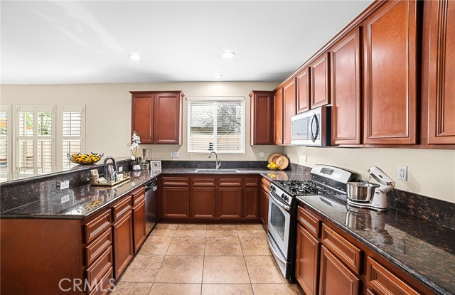 Detail Gallery Image 13 of 52 For 14578 Manchester Ave, Chino,  CA 91710 - 4 Beds | 2/1 Baths