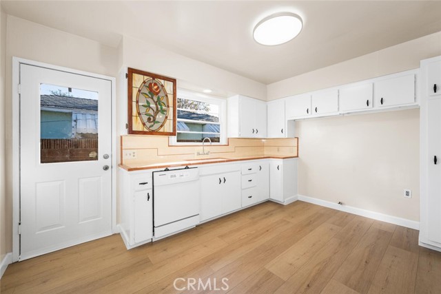 Detail Gallery Image 10 of 53 For 11371 Garden Grove Bld, Garden Grove,  CA 92843 - 2 Beds | 1 Baths