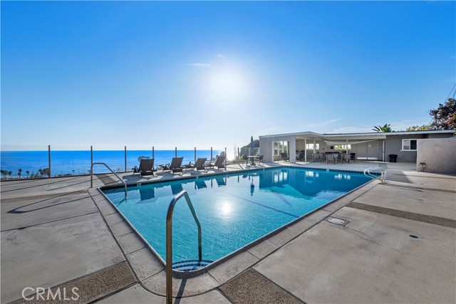 21692 Ocean Vista Drive, Laguna Beach CA: https://media.crmls.org/medias/3396efc7-6347-4176-ae48-dbc813922377.jpg