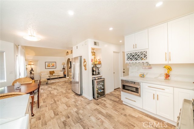 Detail Gallery Image 13 of 26 For 15690 Shadow Mountain Ln, Lake Elsinore,  CA 92530 - 3 Beds | 2 Baths