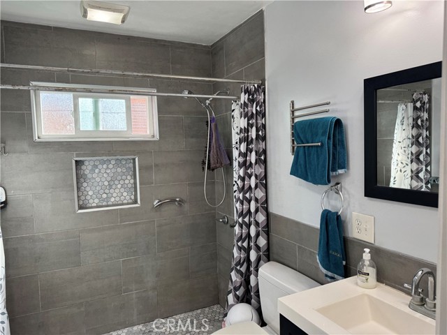 Detail Gallery Image 17 of 26 For 10406 San Carlos, South Gate,  CA 90280 - 2 Beds | 1 Baths