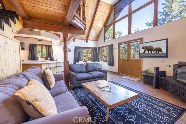 Detail Gallery Image 8 of 43 For 721 Bear Mountain Rd, Big Bear City,  CA 92314 - 3 Beds | 2/1 Baths