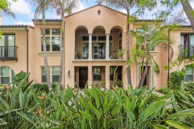 76 City Stroll, Irvine CA: https://media.crmls.org/medias/3398f583-d39a-4208-b8d2-e83f6b9366e8.jpg