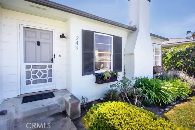 Detail Gallery Image 3 of 25 For 249 Wave, Laguna Beach,  CA 92651 - 2 Beds | 2 Baths