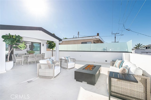 1034 W Balboa Boulevard, Newport Beach CA: https://media.crmls.org/medias/33992b1f-4151-472c-b5a6-5c772789d25f.jpg