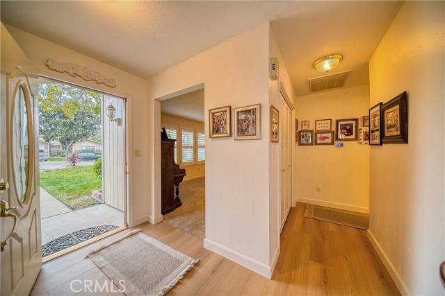 Detail Gallery Image 4 of 59 For 2643 Summerfield Dr, Stockton,  CA 95209 - 4 Beds | 2 Baths