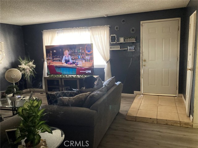 1131 Barstow Road, Barstow CA: https://media.crmls.org/medias/3399e9e5-c58e-4f3e-8a83-6555298431e8.jpg