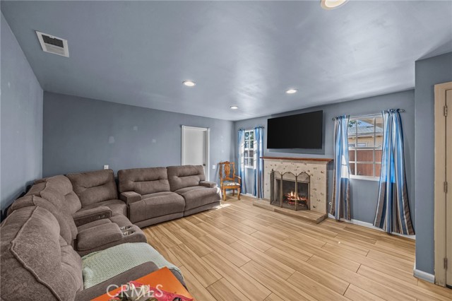 820 Cozy Court, Fallbrook CA: https://media.crmls.org/medias/3399f09b-693e-49a4-b512-f4aaa6a8373b.jpg