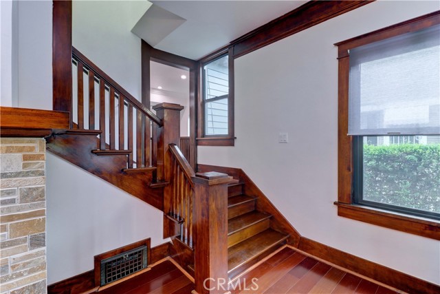 Detail Gallery Image 10 of 73 For 223 N. St. Andrews, Los Angeles,  CA 90004 - 7 Beds | 6/1 Baths