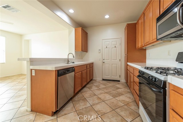 Detail Gallery Image 12 of 33 For 6390 Lionel Ct, Riverside,  CA 92504 - 3 Beds | 2/1 Baths