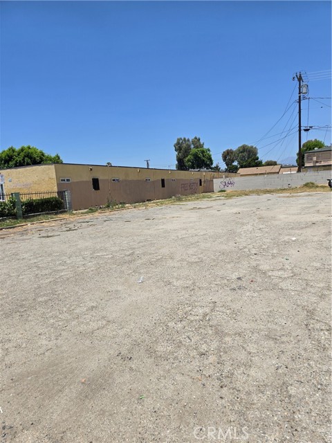 Image 23 of 47 For 855 Holt Avenue