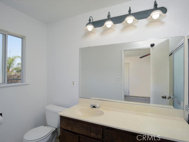 Detail Gallery Image 11 of 27 For 6059 Alicante Ave, Jurupa Valley,  CA 92509 - 3 Beds | 2 Baths