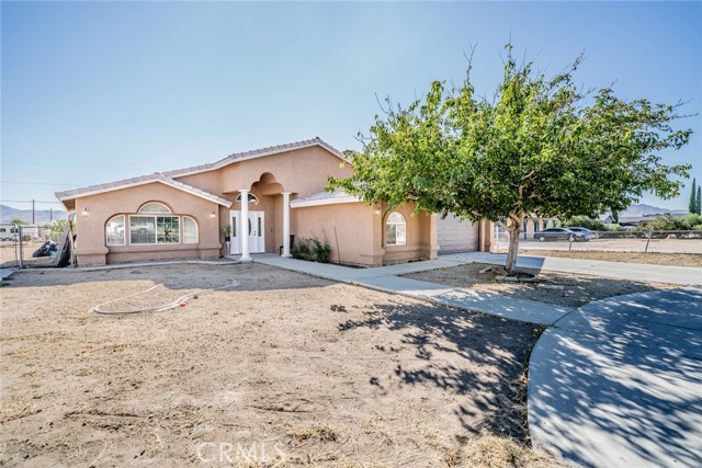 13045 Kiowa Rd, Apple Valley, CA 92308