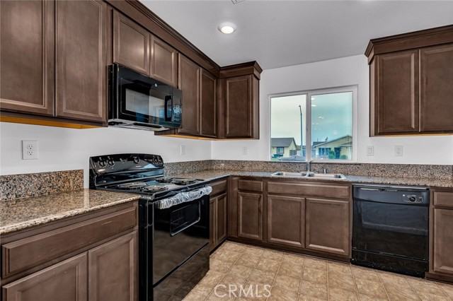 Detail Gallery Image 4 of 30 For 756 Marcelina Ct, Merced,  CA 95341 - 3 Beds | 2 Baths