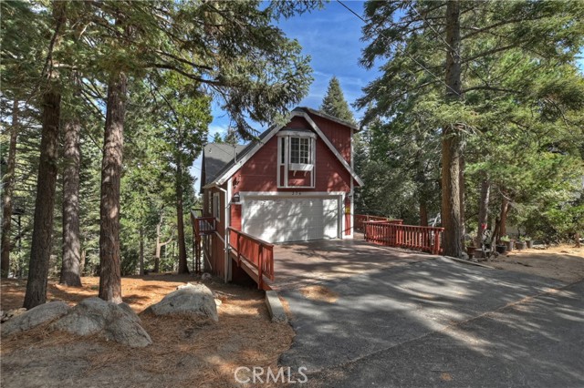 Detail Gallery Image 2 of 28 For 276 Augusta Ct, Lake Arrowhead,  CA 92352 - 3 Beds | 2/1 Baths