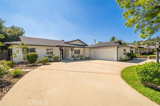205 Hacienda N Avenue, Glendora CA: https://media.crmls.org/medias/339d4c72-5dc6-4345-820b-05bd99528857.jpg