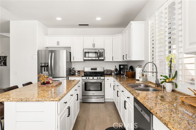 Detail Gallery Image 15 of 47 For 1261 Florence St, Corona,  CA 92882 - 4 Beds | 2 Baths
