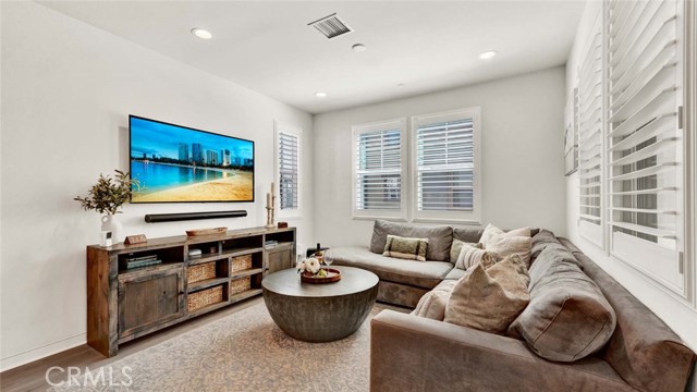 Detail Gallery Image 17 of 43 For 1006 Overton Ct, Tustin,  CA 92780 - 3 Beds | 2/1 Baths