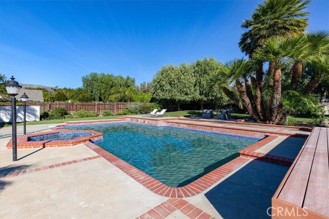 Detail Gallery Image 39 of 49 For 10900 Remmet Ave, Chatsworth,  CA 91311 - 5 Beds | 3 Baths