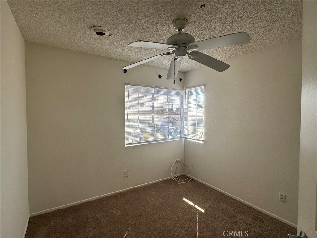 https://media.crmls.org/medias/339f52aa-51d1-41a5-a25a-55f35e0bdcfd.jpg?preset=X-Large