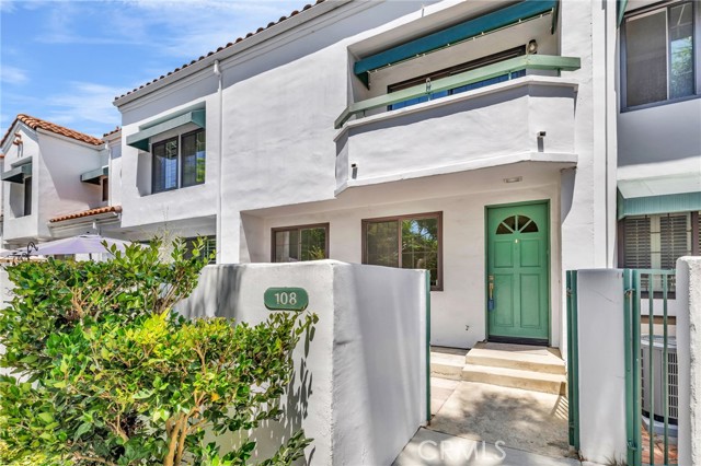19562 Pompano Lane, Huntington Beach CA: https://media.crmls.org/medias/339fb7da-ecb0-4e23-b557-d7aa35fbd72d.jpg