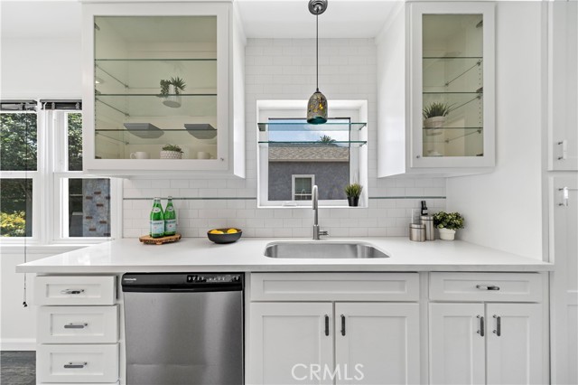 2325 Golden Avenue, Long Beach CA: https://media.crmls.org/medias/339fcb40-ad19-4c28-81ee-34b1b11437fc.jpg