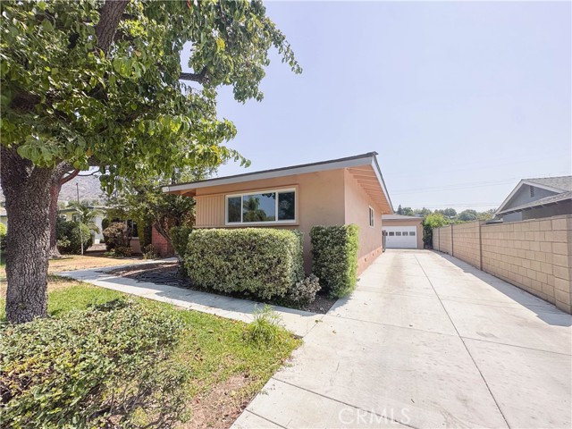 1124 N Soldano Drive, Azusa CA: https://media.crmls.org/medias/33a0abbb-719d-46c1-bfb1-b997ff9b5b39.jpg