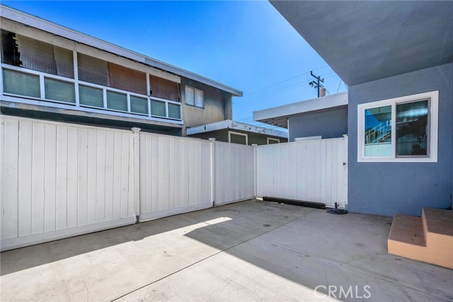 Detail Gallery Image 18 of 18 For 3706 Redondo Beach #B,  Torrance,  CA 90504 - 2 Beds | 1 Baths