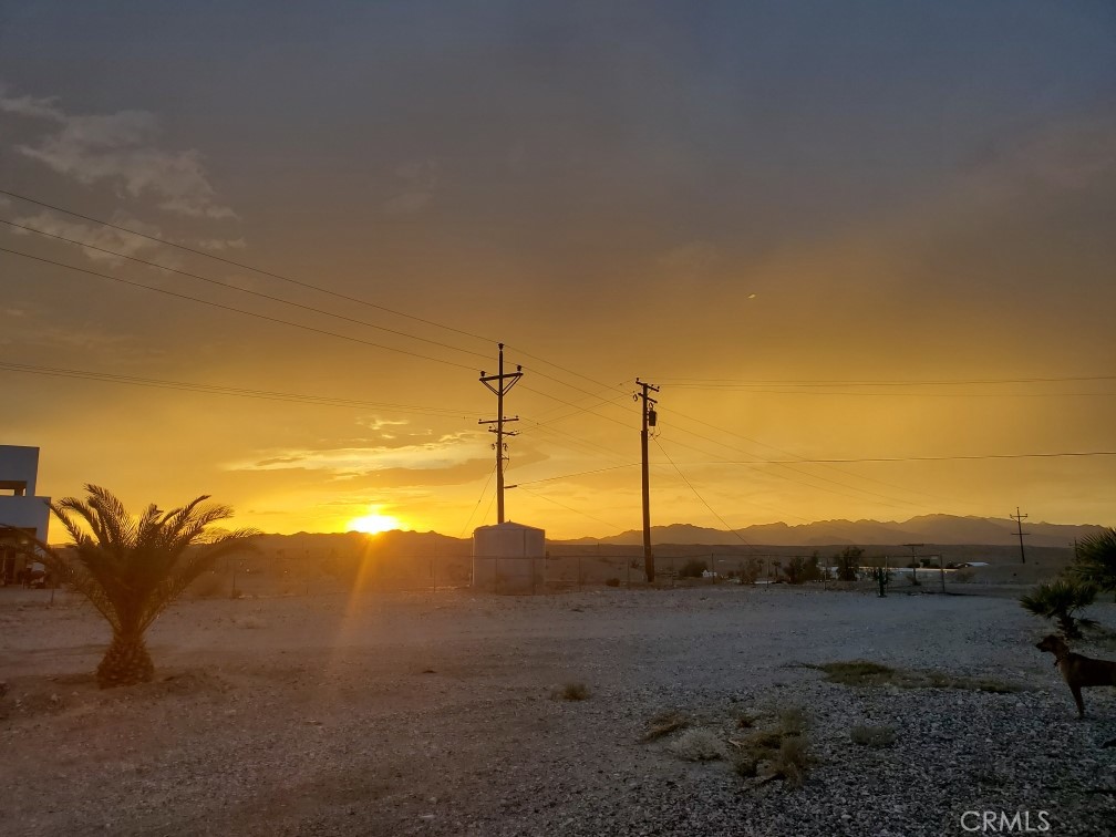 https://media.crmls.org/medias/33a0c3cb-fd33-4c00-8b0f-d858b334da5f.jpg?preset=X-Large