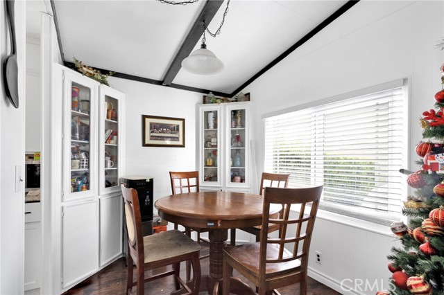 Detail Gallery Image 11 of 39 For 1414 W Central #34,  Brea,  CA 92821 - 2 Beds | 2 Baths