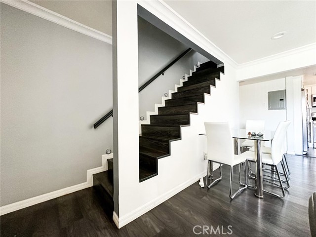 6438 Hazeltine Avenue, 2 photo 7