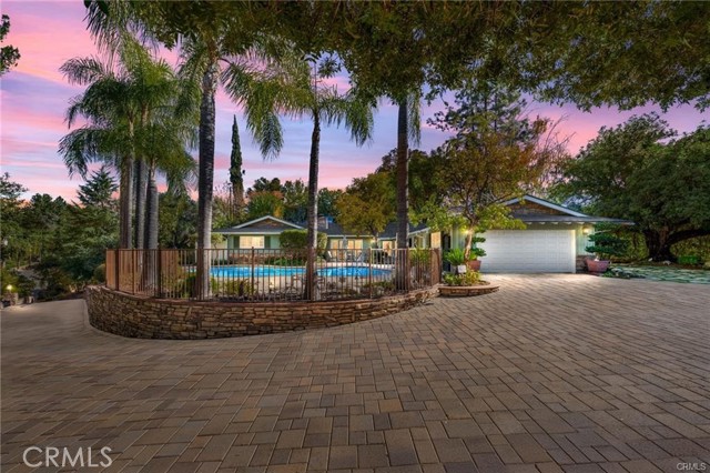 Detail Gallery Image 3 of 36 For 1670 Marion Rd, Redlands,  CA 92374 - 4 Beds | 3 Baths