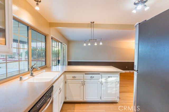 Detail Gallery Image 16 of 66 For 23132 Posada, Valencia,  CA 91354 - 5 Beds | 3 Baths