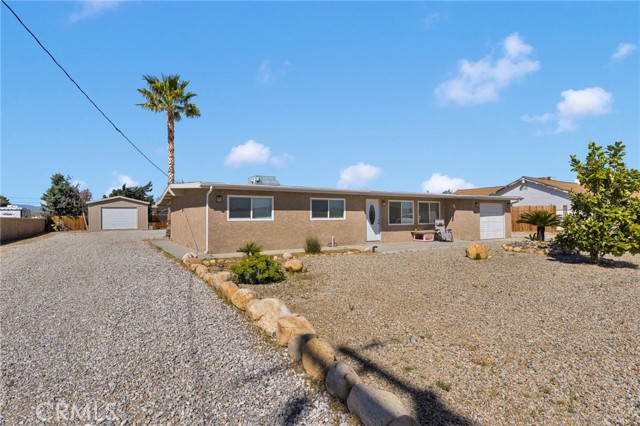 Detail Gallery Image 3 of 40 For 8770 Glendale, Hesperia,  CA 92345 - 3 Beds | 2 Baths