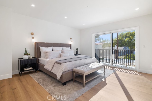 Detail Gallery Image 22 of 31 For 4831 Sancola, Toluca Lake,  CA 91601 - 4 Beds | 4 Baths