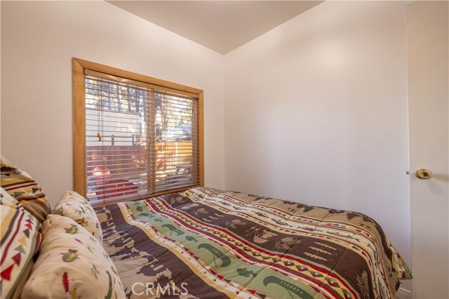 Detail Gallery Image 21 of 26 For 817 W Sherwood Bld, Big Bear City,  CA 92314 - 2 Beds | 1 Baths